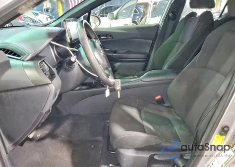 2019 Toyota C-Hr Le z USA, uszkodzony, nr VIN JTNKHMBX8K1015082